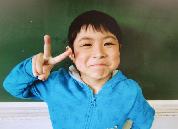 Hallan vivo a un nene de 7 años abandonado como castigo en Japón