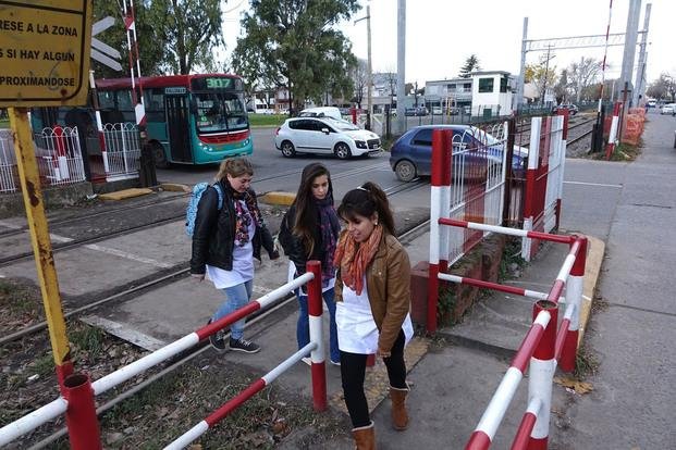Incertidumbre vecinal en 1 y 32 por el paso bajo nivel