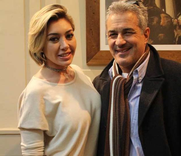 “Nos hace  falta reírnos  un poco más”