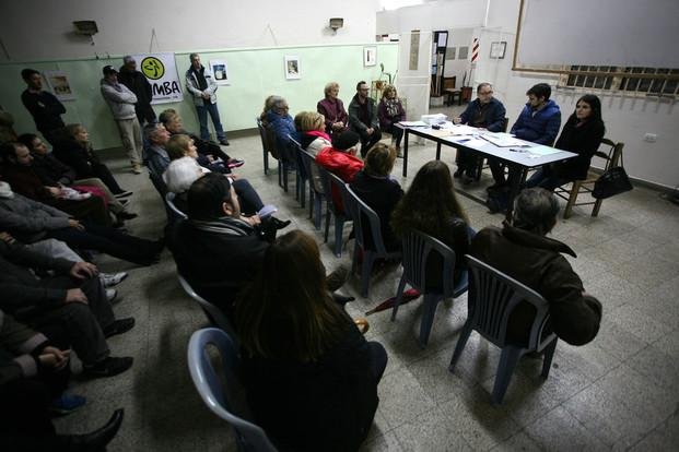 Vecinos de Tolosa firmaron dos petitorios por la inseguridad