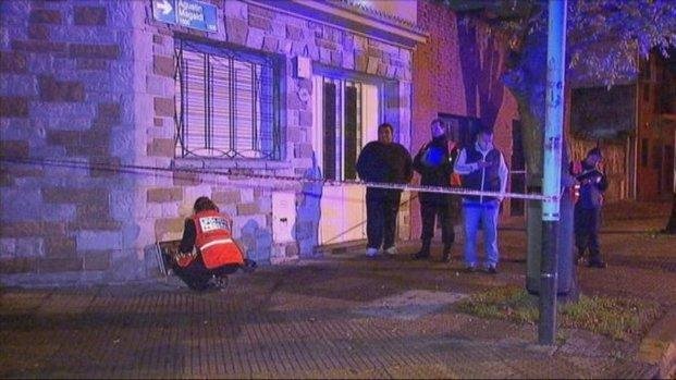 Motochorro mata de dos balazos a un joven delante de su novia en Barracas