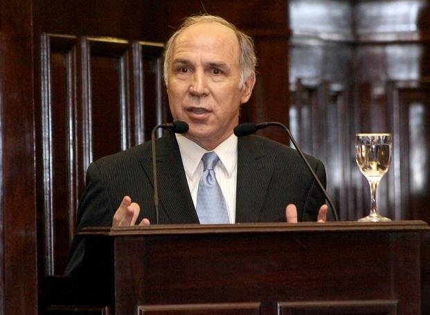 “Reducir la figura del Papa es un error grave”