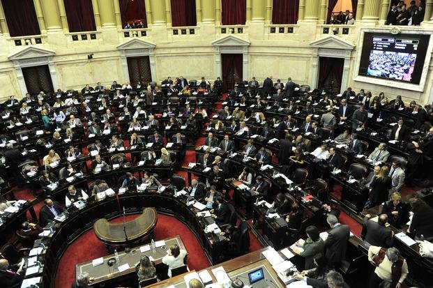 El Senado convertiría hoy en feriado el próximo 17 de junio