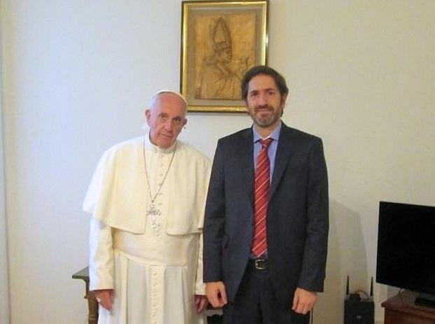 Francisco recibió al juez Casanello y 
lo felicitó por su "coraje" y "honestidad"