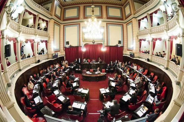 Despacharon el proyecto que pone límites a las reelecciones