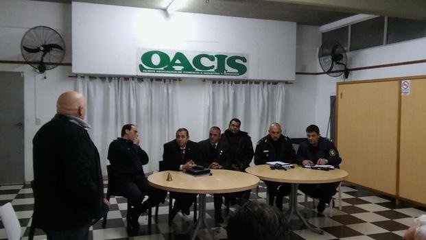 Reunión para tratar la inseguridad en Olmos y Etcheverry