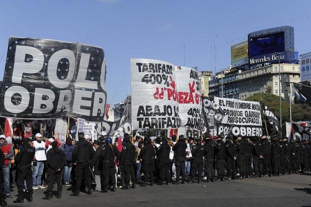 Movimientos sociales cortaron 9 de julio para reclamar por "trabajo digno"