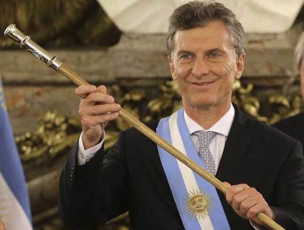 Macri cumple 6 meses con fuertes impactos políticos y económicos