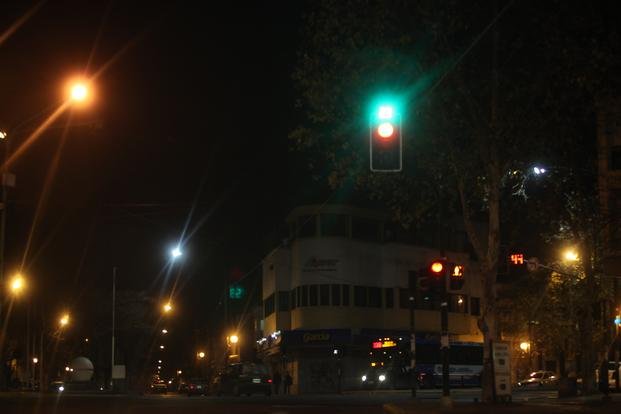 Peligro y confusión en 1, 60 y diagonal 79 por semáforos que están sin sincronizar