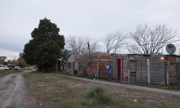 Discutieron a la tarde y a la noche volvieron a cruzarse: un joven baleado en Hernández