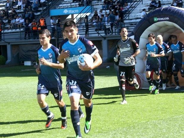 Alegre quedó libre y sus chances de llegar al Lobo crecen