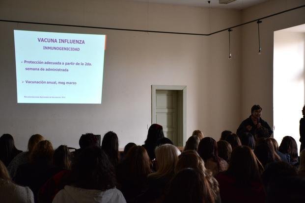 Continúan capacitando a directivos escolares con la campaña "Invierno Saludable"