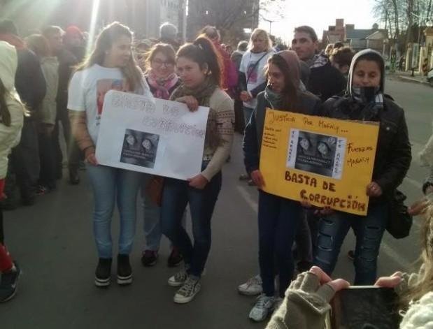 Segunda marcha por la adolescente violada en Tandil