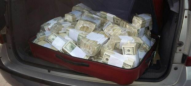 Terminaron de contar el dinero: José López tenía 8.982.000 dólares