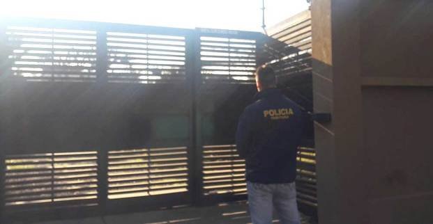 Allanan varias propiedades de José López