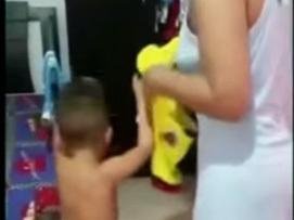 El nene colombiano que prefiere la camiseta de Messi