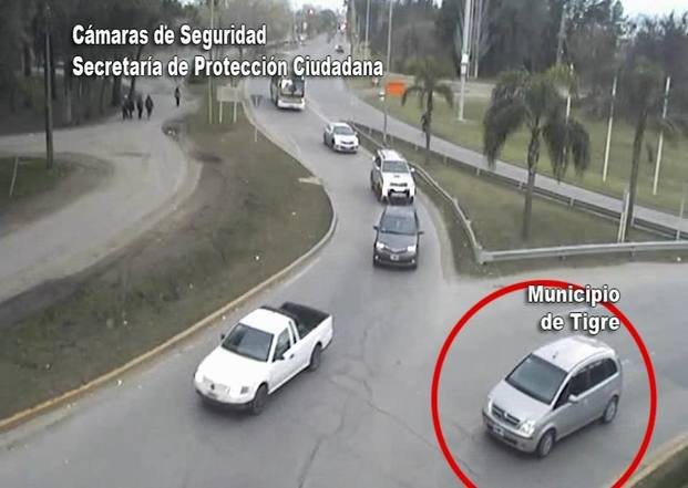 Con 5 celulares  y llamados que pueden ser clave