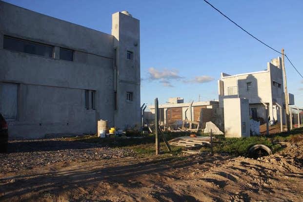 Tres delincuentes se metieron en la casa de una familia cuando dormía