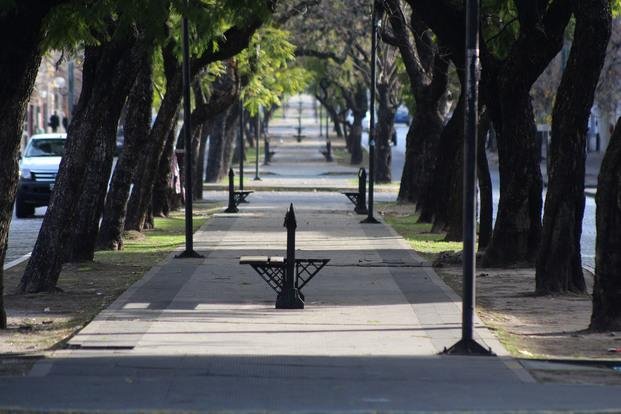 La Ciudad, un desierto de cemento por el feriado