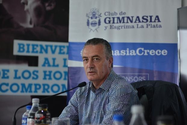 Alfaro: "desde que estoy acá que dicen que voy a renunciar"