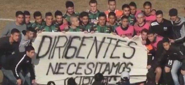 Club argentino hace siete meses que no paga y los jugadores salen a trabajar en otra cosa