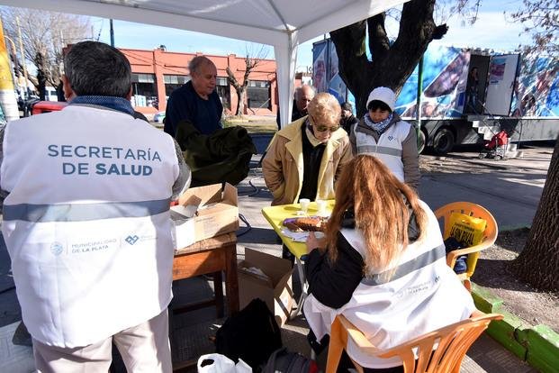 Móviles de atención sanitaria gratuita en Los Hornos