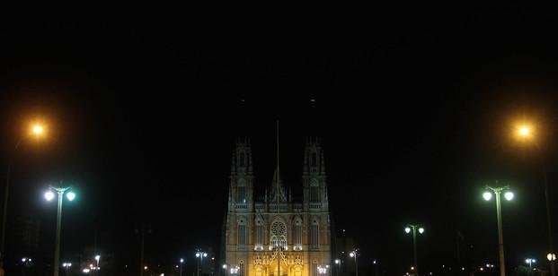 Reacondicionarán sistema de luminarias de Plaza Moreno
