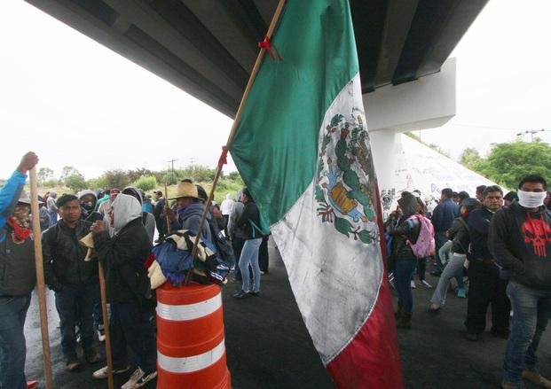México: el gobierno y los maestros dialogarán tras los enfrentamientos
