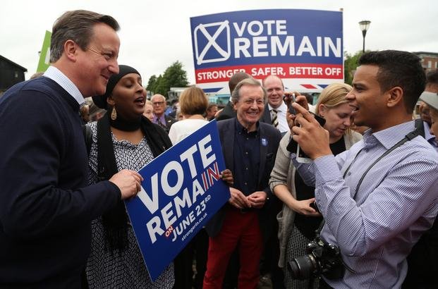 Los británicos votan para decidir si siguen o no en la Unión Europea