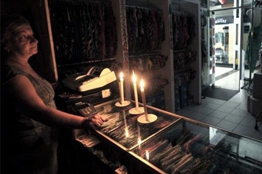 Video: denuncian que desde hace cuatro días sufren cortes de luz