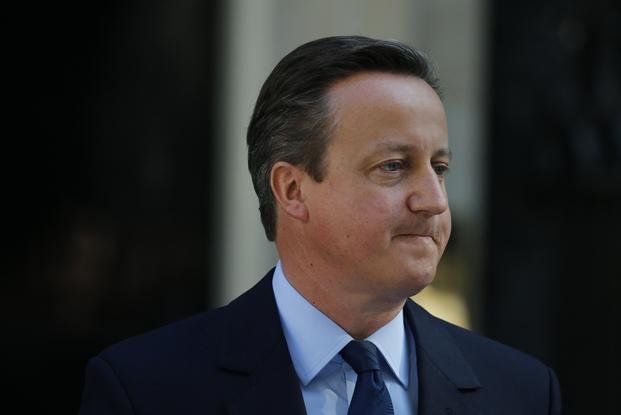 Cameron anunció su renuncia
