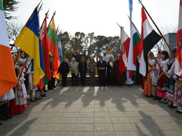 Colorido festejo en Berisso por los 145º años de la localidad