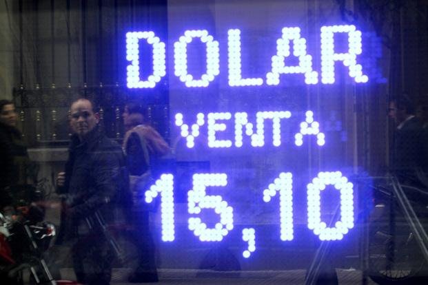 Impacto británico en el país: se disparó el dólar y cayó la Bolsa