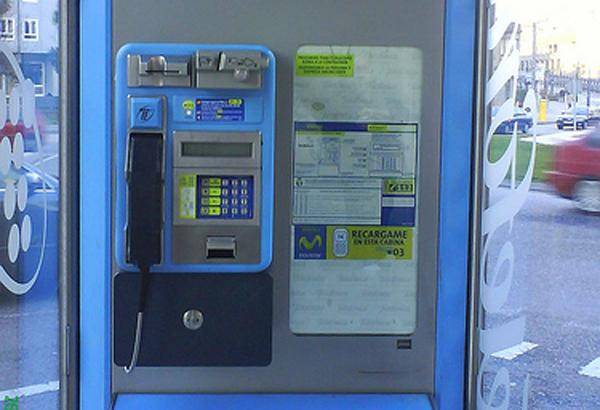 Cada vez menos telefónos públicos y llamadas al exterior