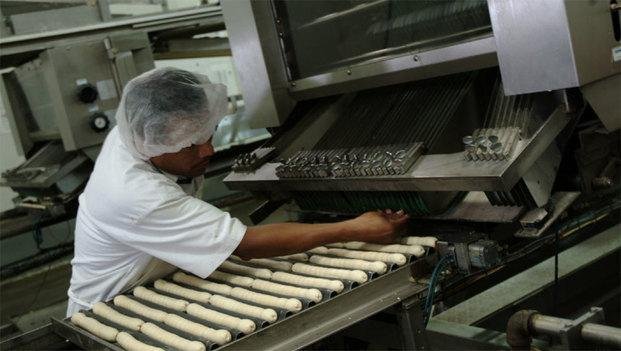 Cayó un 5,2 % la producción de las pymes industriales en mayo
