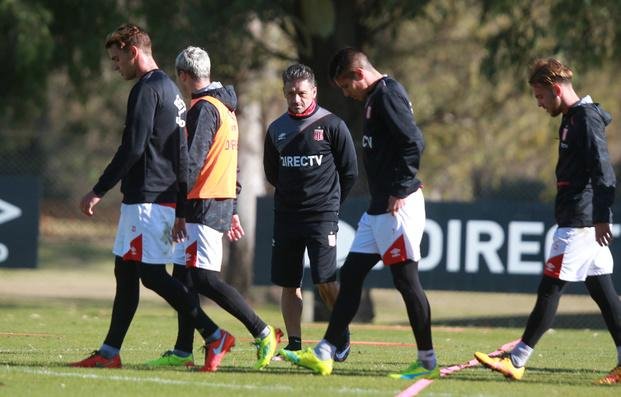 El Pincha se entrenó en City Bell, con la vuelta del Vasco Aguirregaray