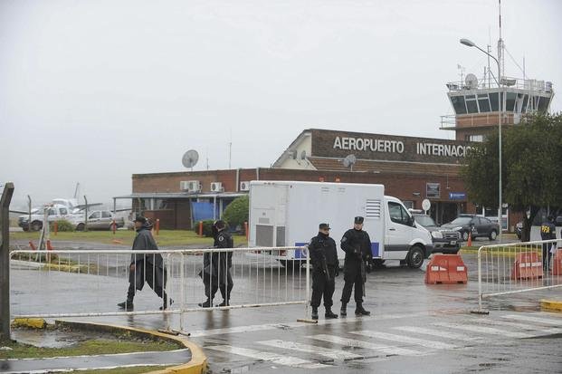 Allanan aeropuerto de San Fernando por tráfico de drogas a Europa