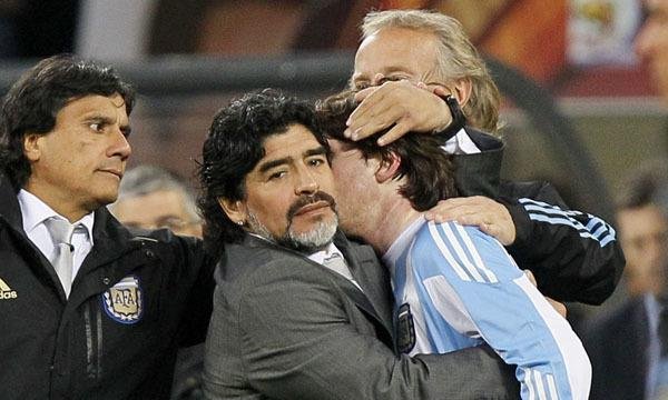 Maradona: a Messi "lo dejaron solo"