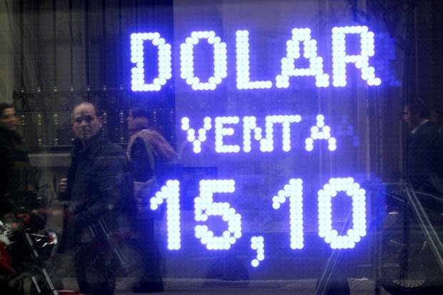 Al Gobierno no le preocupa la fuerte suba del dólar