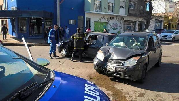 Choque en Diag. 74 y 21: una mujer herida