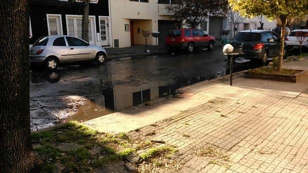 Queja por brote de desechos cloacales en 67, 4 y 5