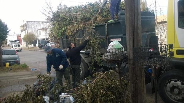 Ezpeleta: intensas tareas de limpieza en Villa Augusta