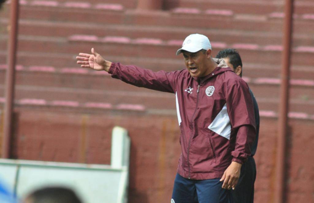 Lanús, con problemas arriba