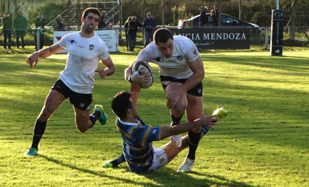 Universitario no afloja y volvió a ganar
