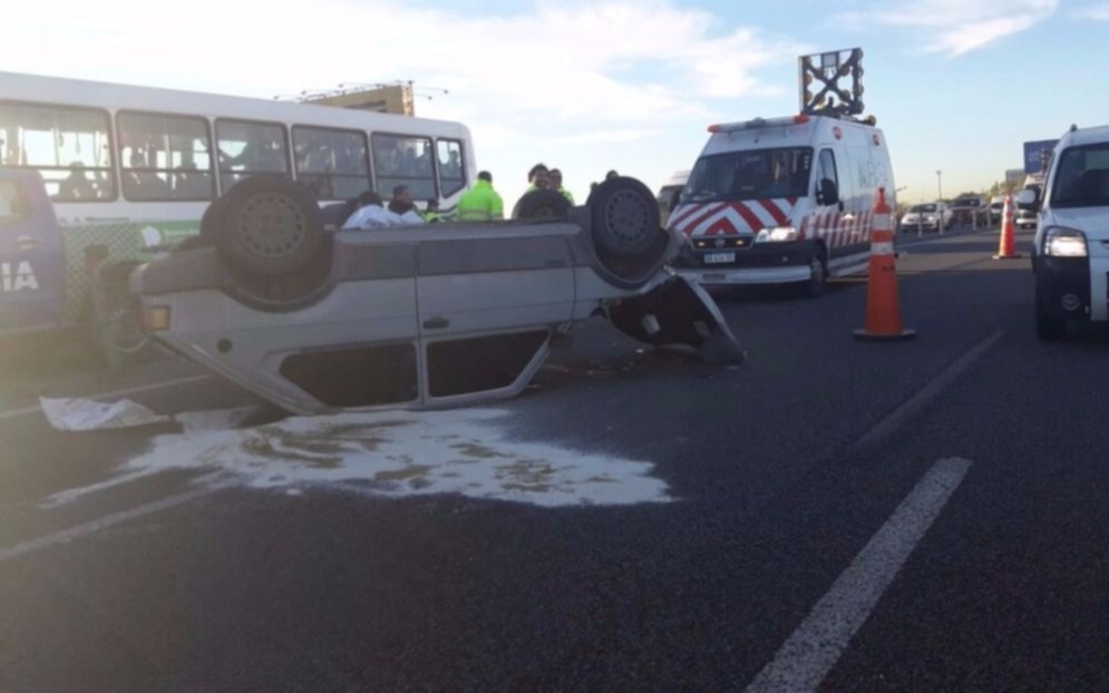 Autopista: accidente complicó llegada a capital federal