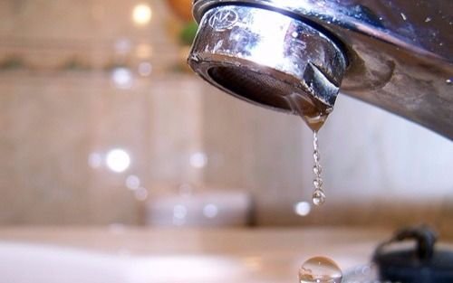 Aysa anunció baja presión o falta de agua en Quilmes