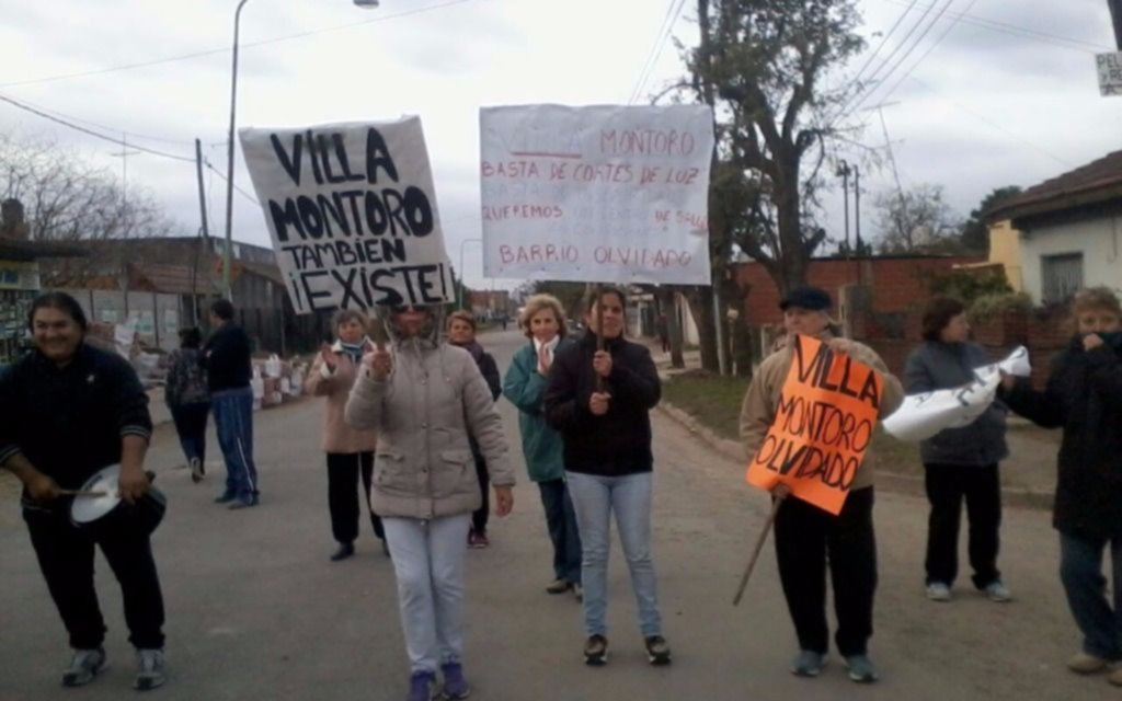 Vecinos cortaron esta tarde Ruta 11 y  96 en reclamo de mejoras barriales