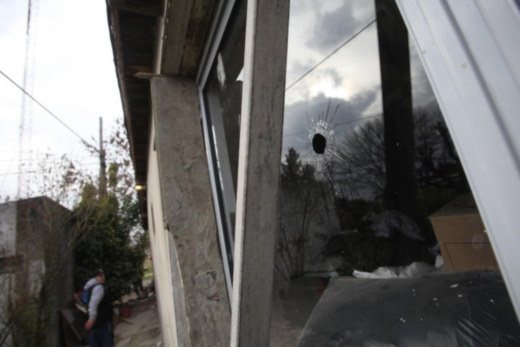 Terror en City Bell por una pelea a los tiros entre bandas de 2 barrios
