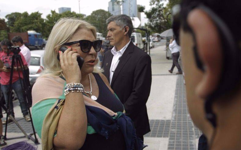 Carrió denunció a un ex funcionario K por sospechas de corrupción