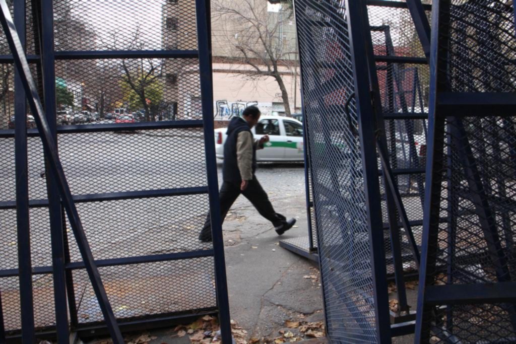 En el Centro, los vallados móviles se quedan a vivir